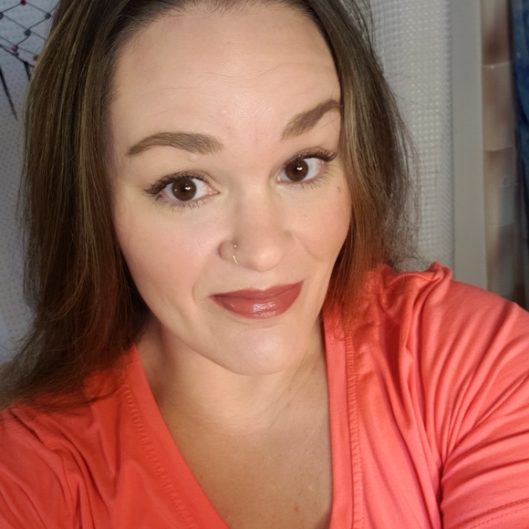 Meet your Posher, Emily - Picture 1 of 9